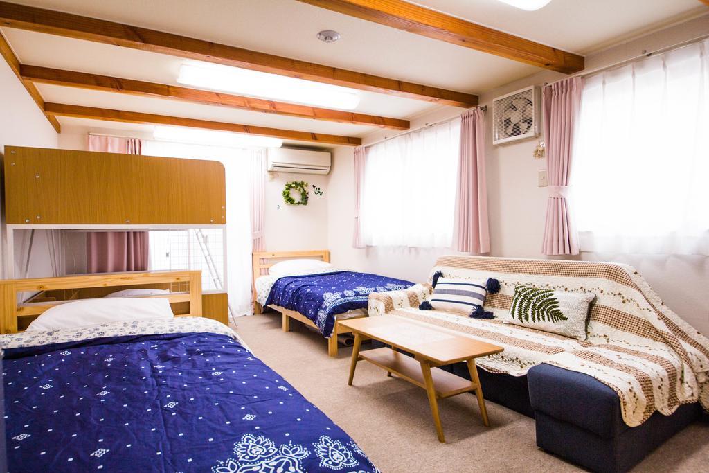 The Familiar Inn ー 旅館ホテル業 Осака Екстериор снимка